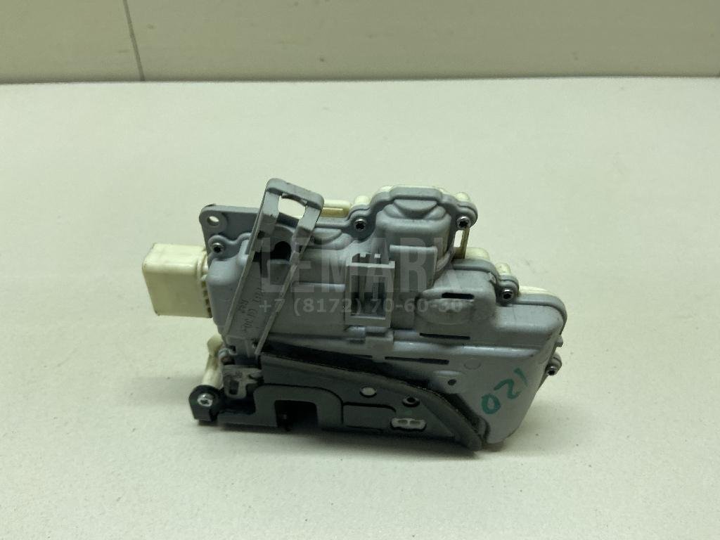 Замок двери передней правой