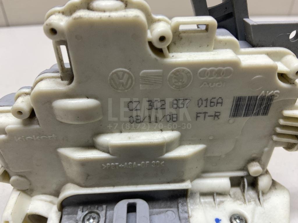 Замок двери передней правой