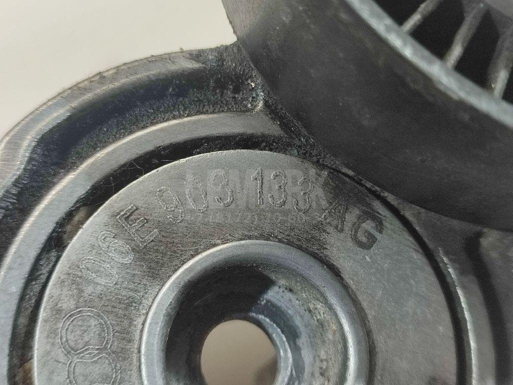 Ролик руч.ремня с кронштейном