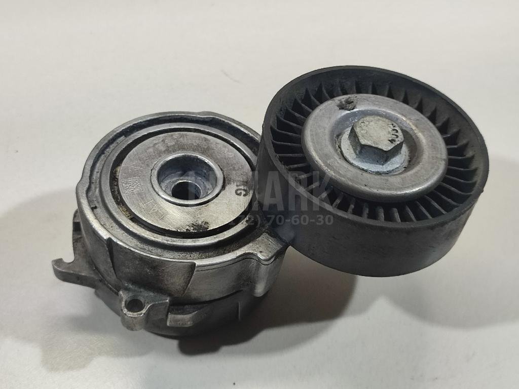 Ролик руч.ремня с кронштейном