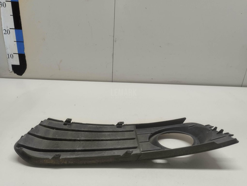 Решетка в бампер правая