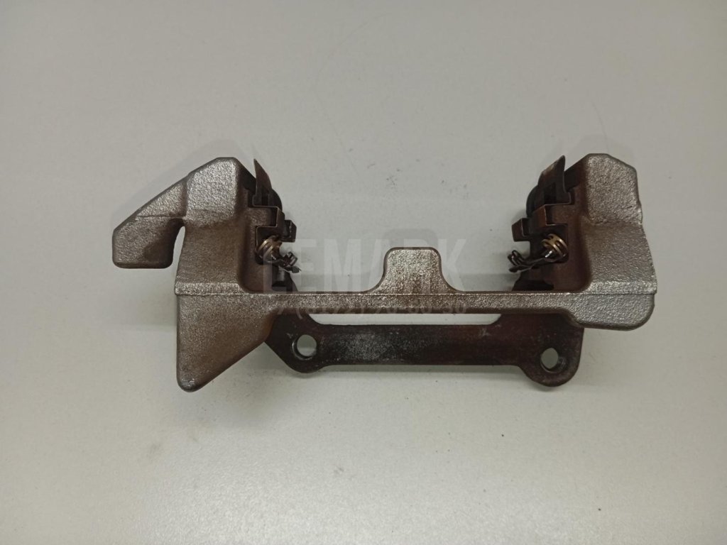 Скоба суппорта заднего левого