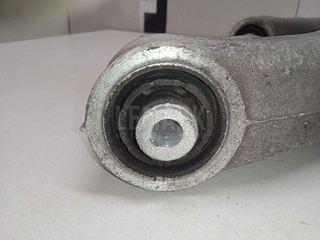 Рычаг задний нижний правый