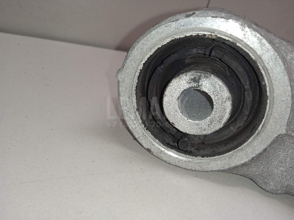 Рычаг задний нижний правый