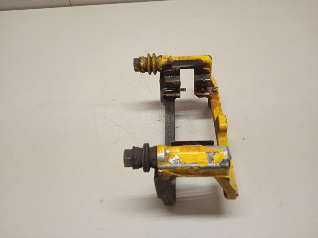 Скоба суппорта заднего правого