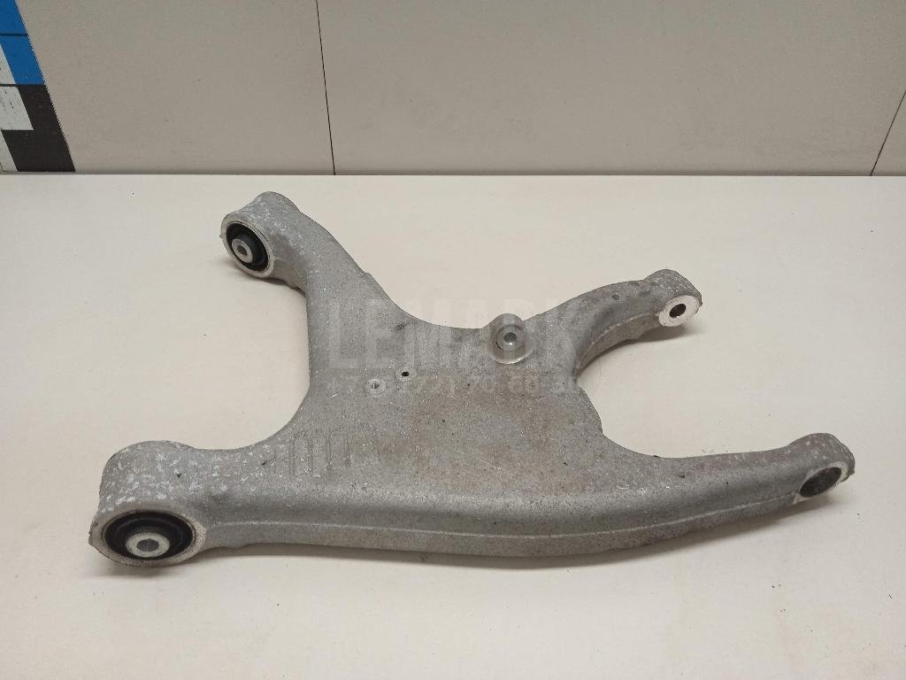 Рычаг задний нижний правый