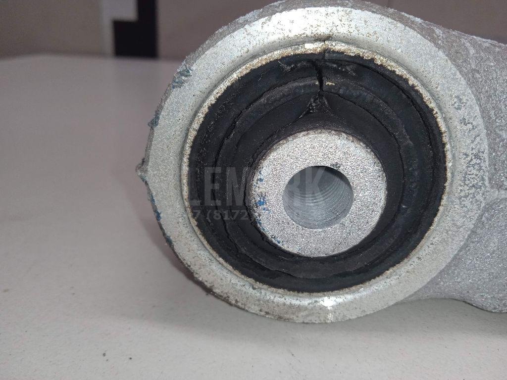 Рычаг задний нижний правый