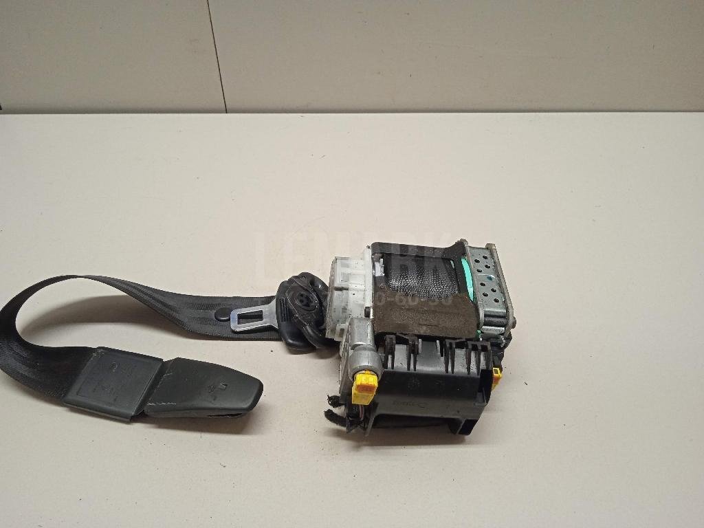 Ремень безопасности с пиропатроном