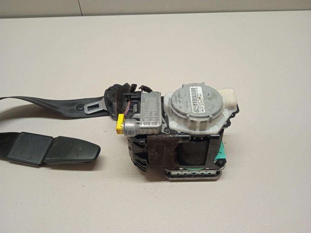 Ремень безопасности с пиропатроном