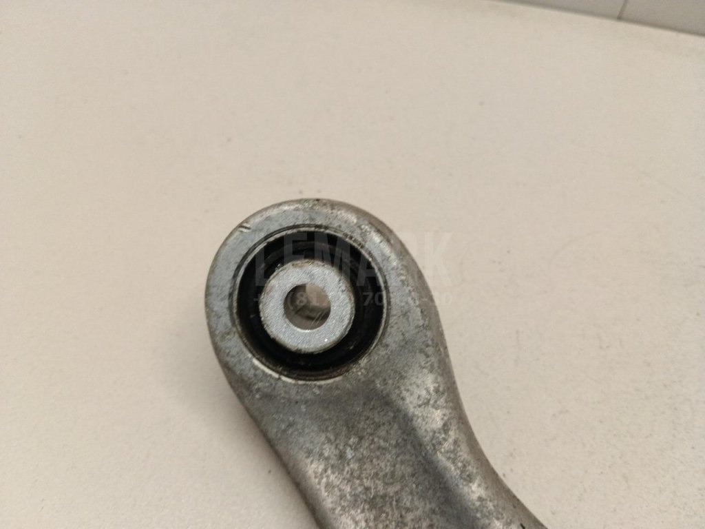 Рычаг задний верхний правый