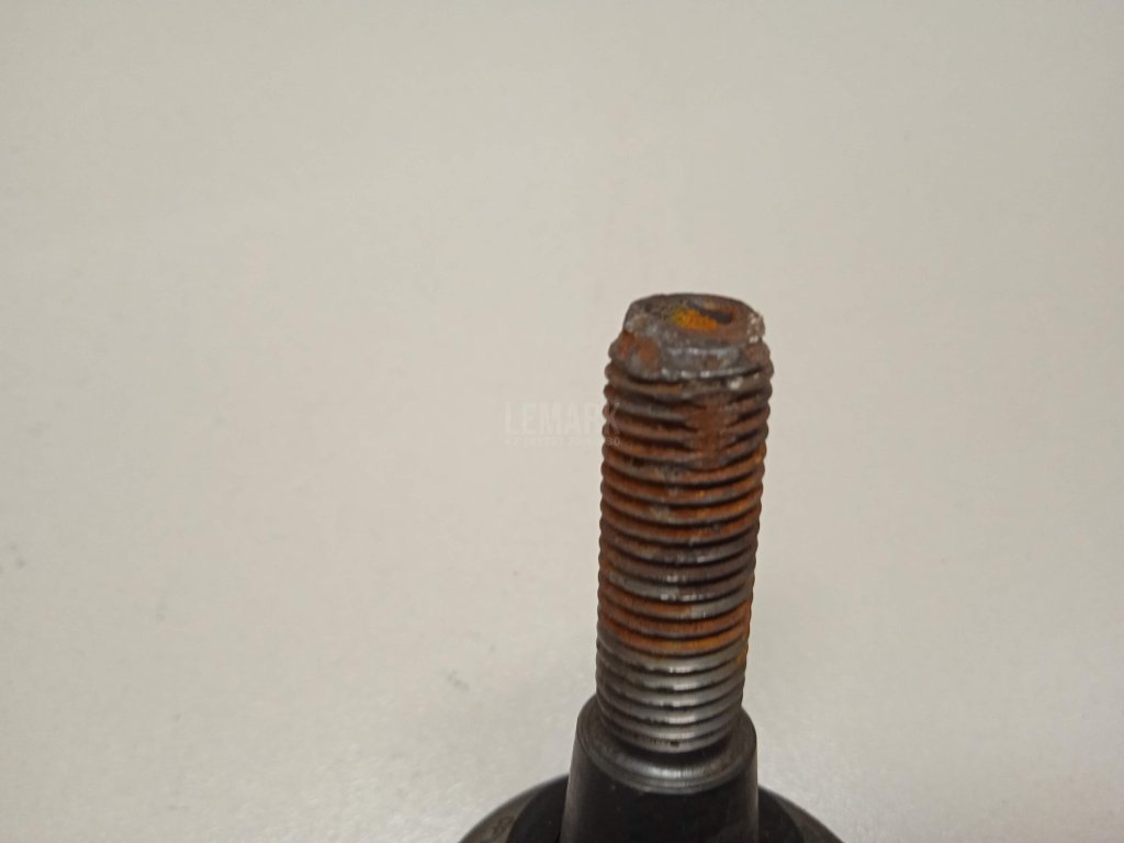 Наконечник рулевой левый