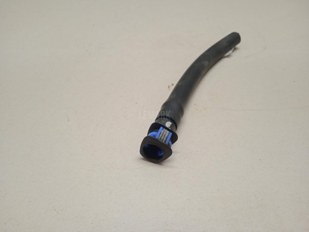 Штуцер трубки омывателя