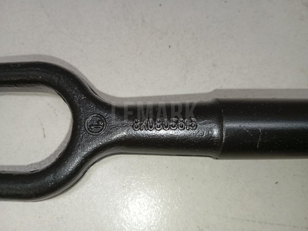 Крюк буксировочный