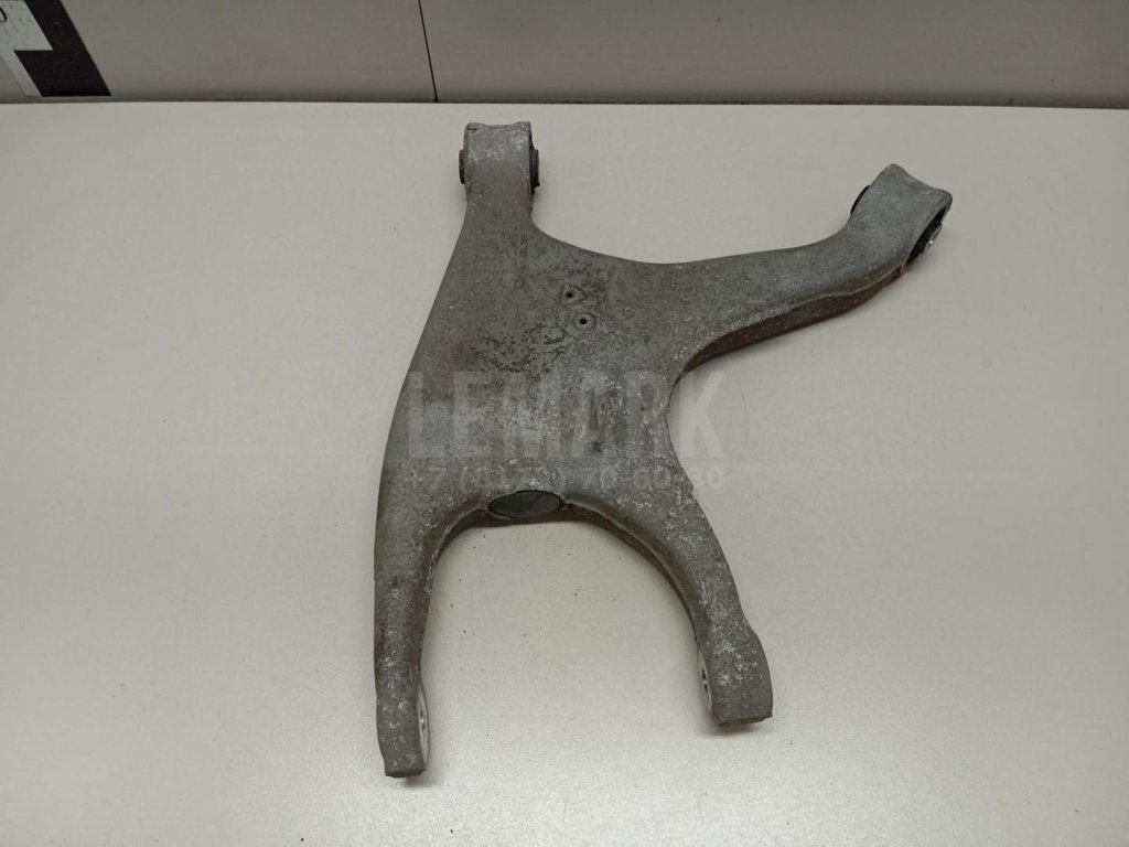 Рычаг задний нижний правый