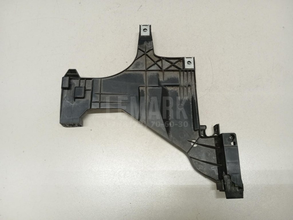 Кронштейн фар правый для  Audi A4 [B7] 2005-2007