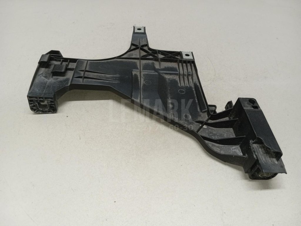 Кронштейн фар правый для  Audi A4 [B7] 2005-2007