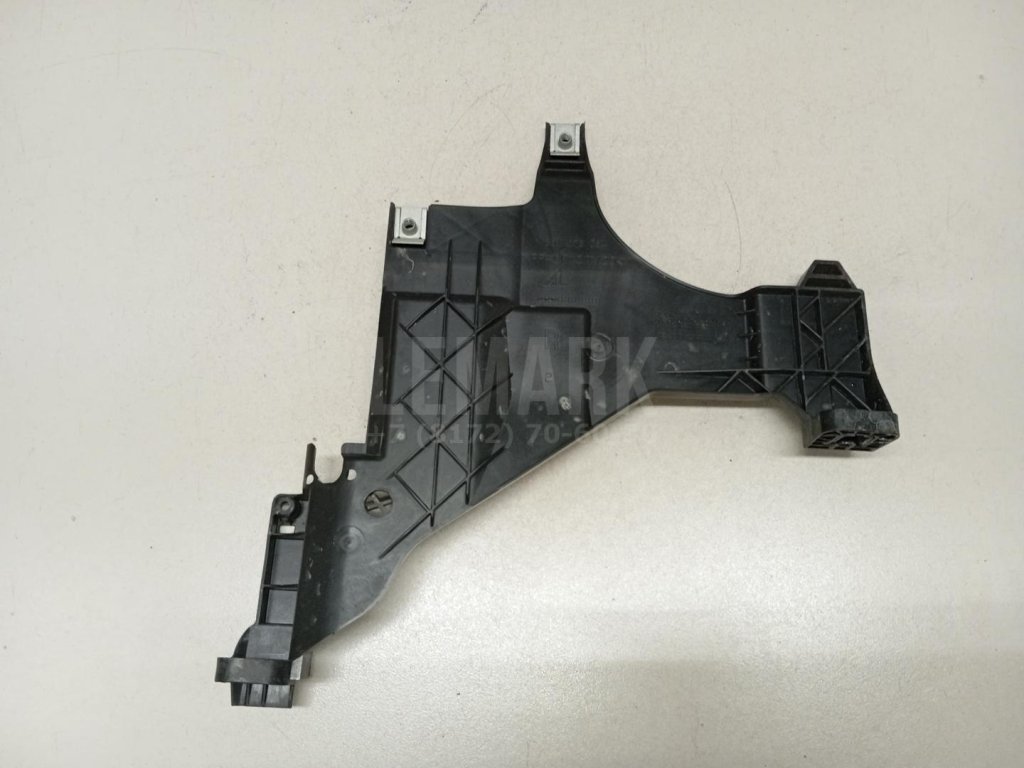 Кронштейн фар правый для  Audi A4 [B7] 2005-2007