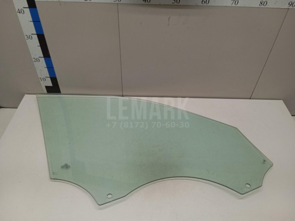 Стекло двери передней левой