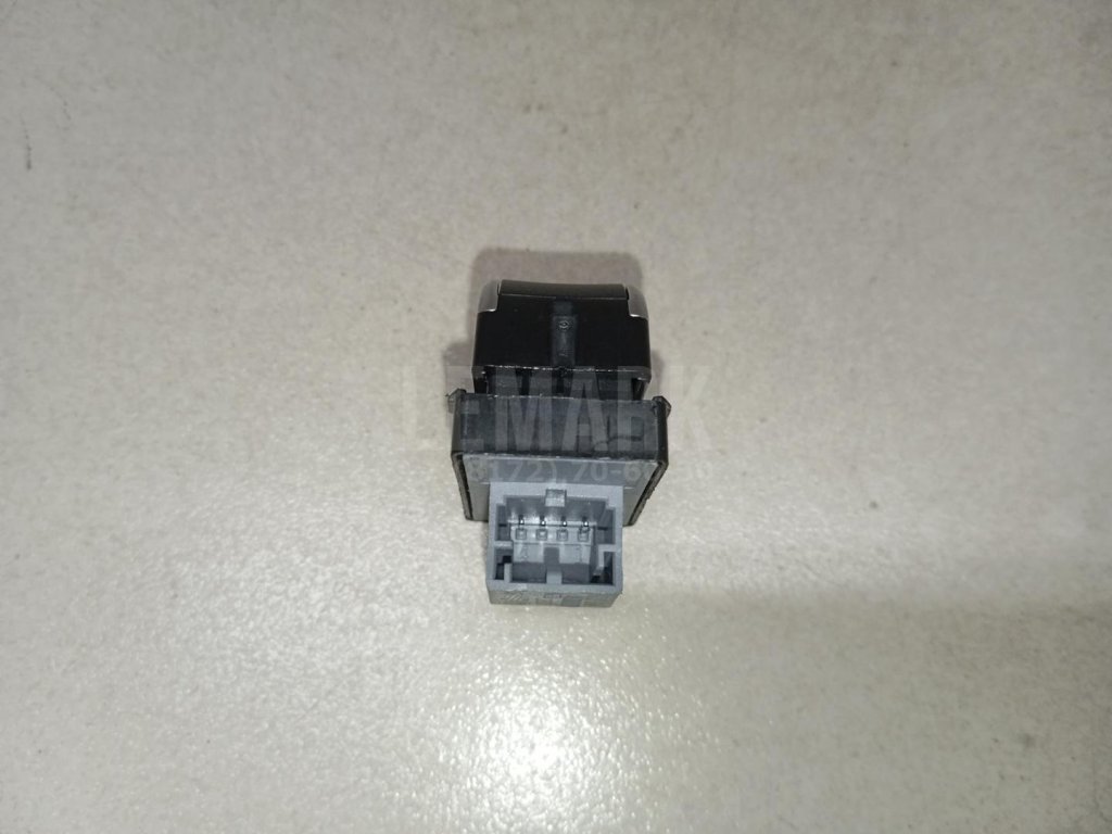 Кнопка стеклоподъемника