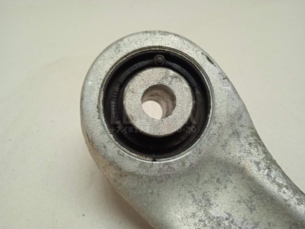 Рычаг задний верхний правый