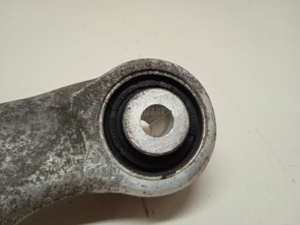 Рычаг задний верхний правый