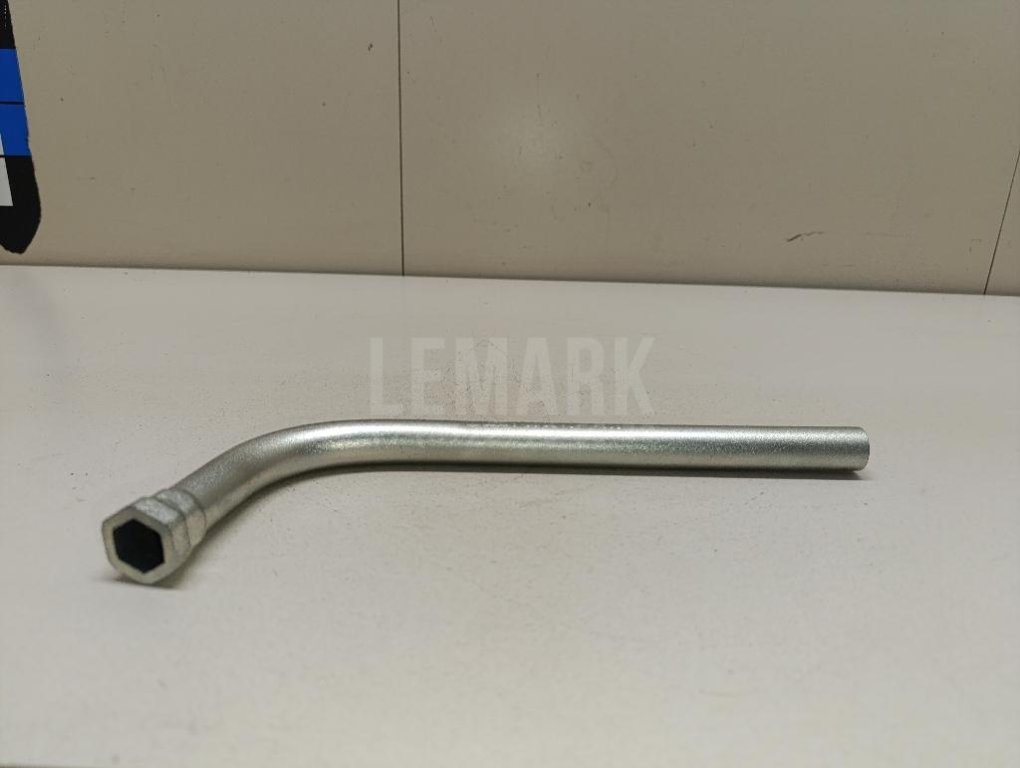 Ключ баллонный для  Audi A4 [B8] 2007-2015