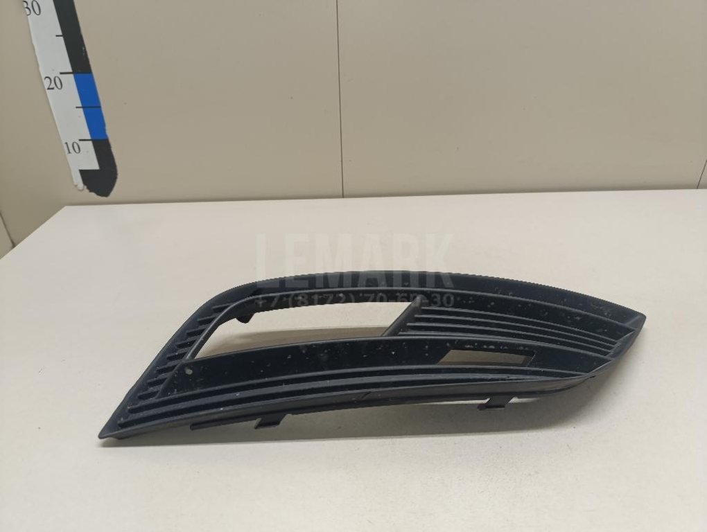 Решетка в бампер правая