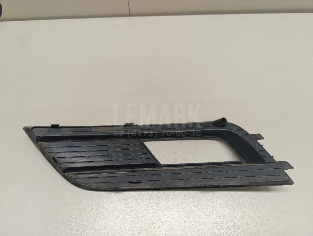 Решетка в бампер правая