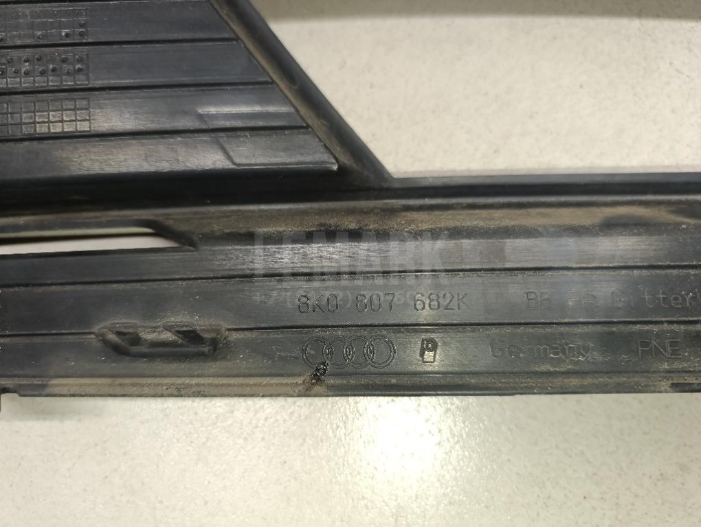 Решетка в бампер правая