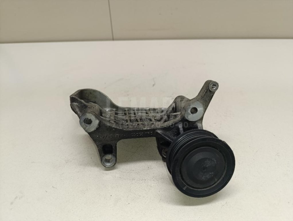 Кронштейн генератора