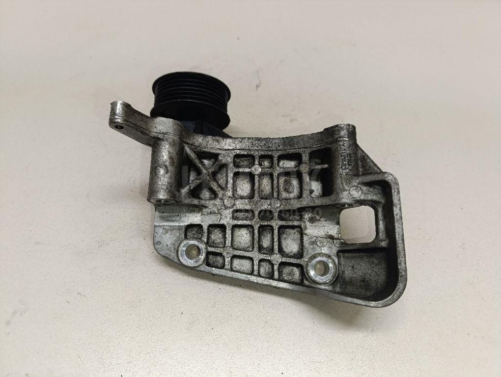 Кронштейн генератора