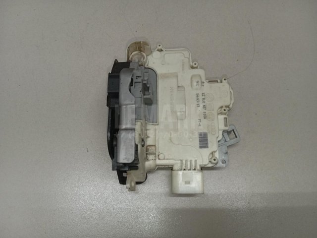 Замок двери передней правой