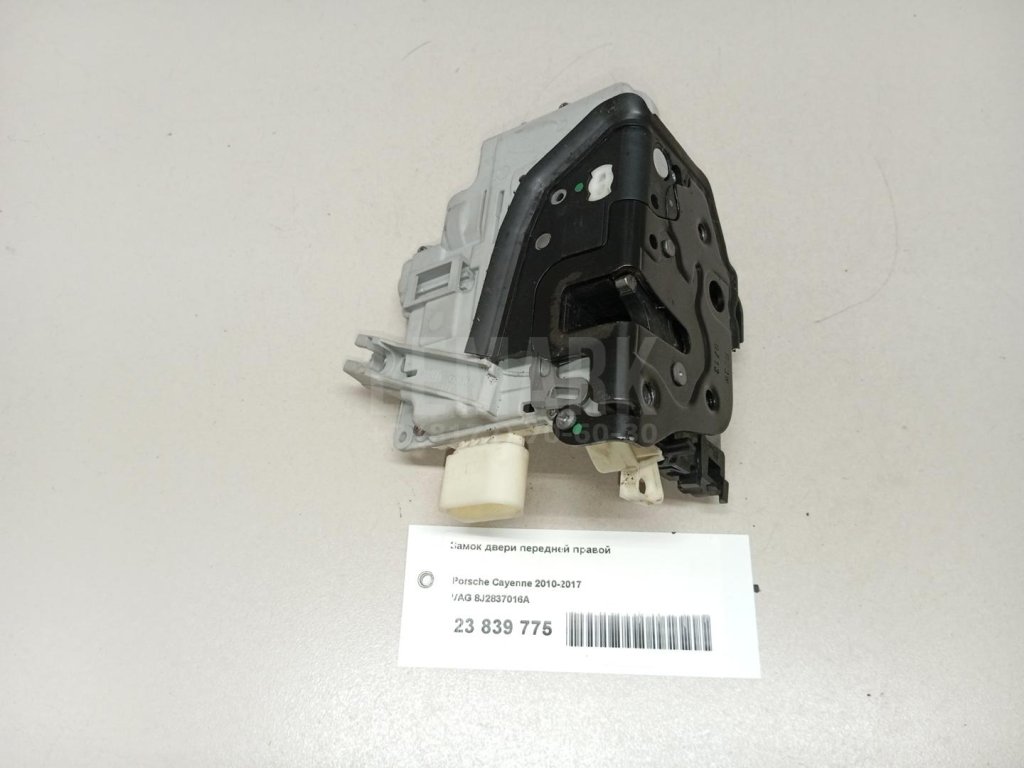 Замок двери передней правой