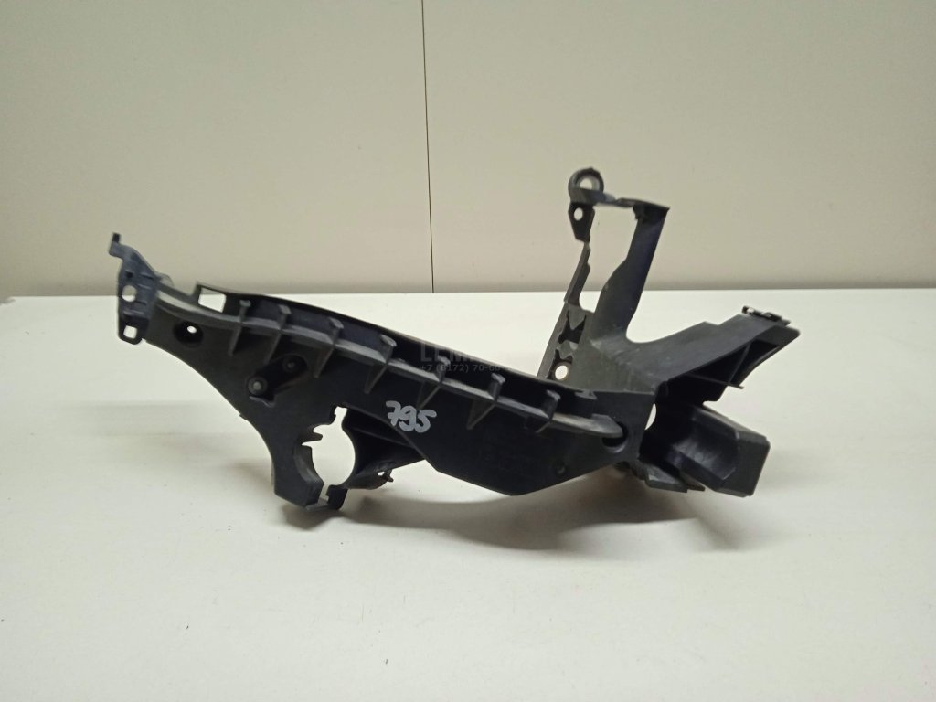 Кронштейн фар правый для  Audi A3 [8P1] 2003-2013