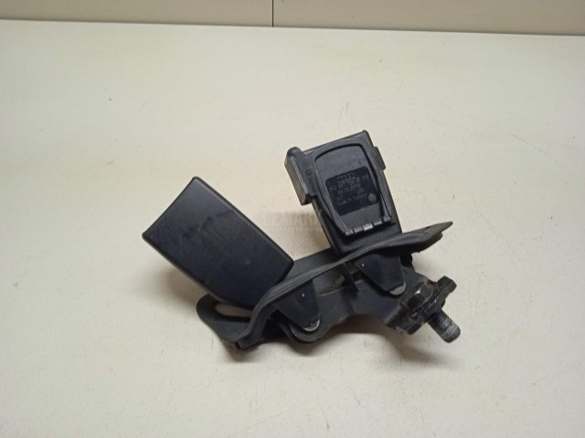 Ответная часть ремня безопасности