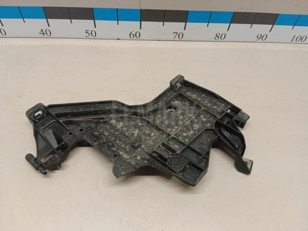 Кронштейн крепления фары