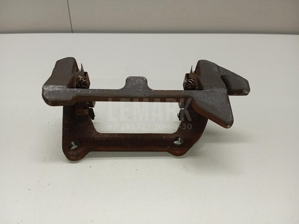 Скоба суппорта заднего правого