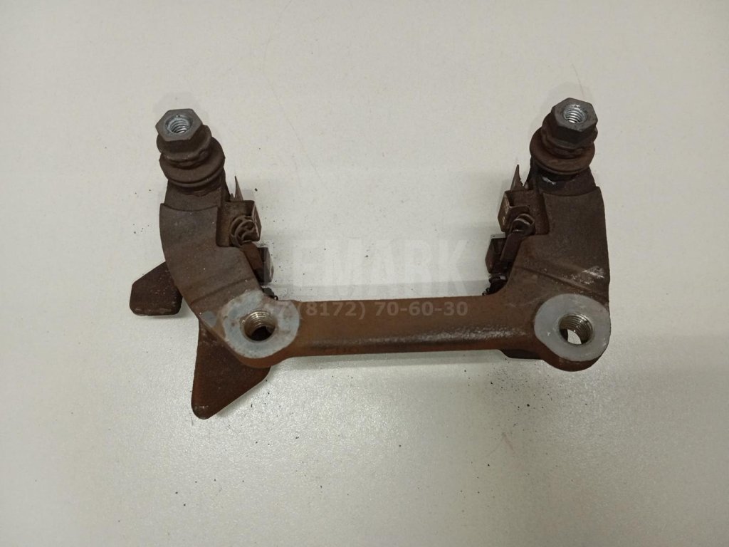 Скоба суппорта заднего правого