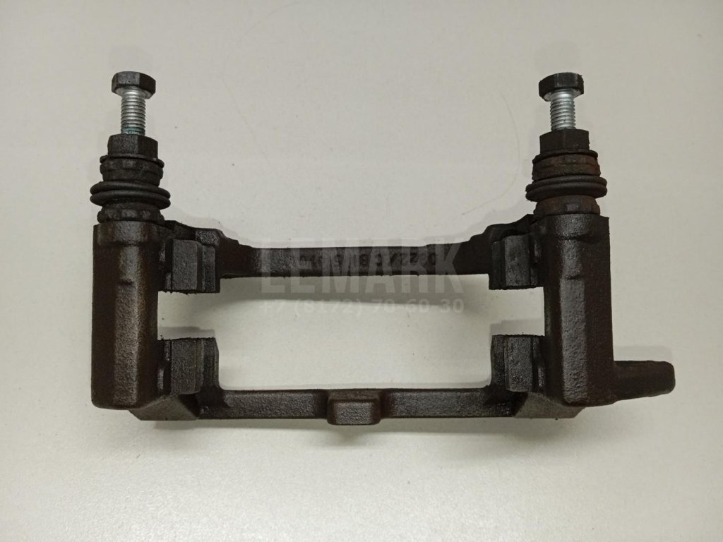 Скоба суппорта заднего правого