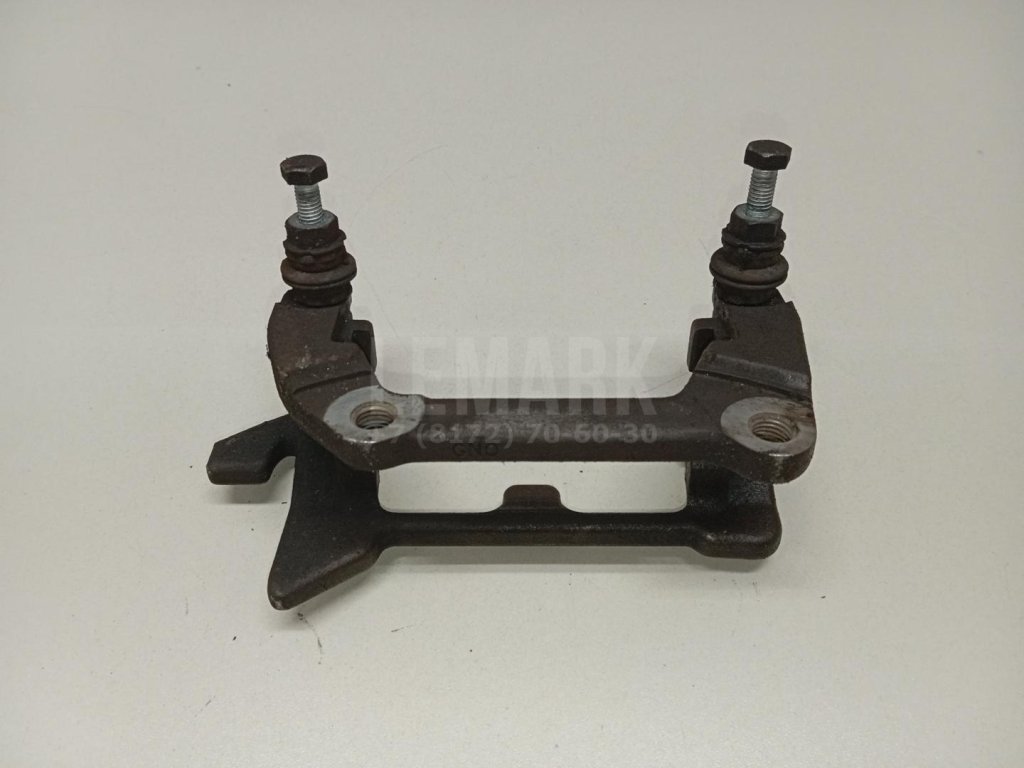 Скоба суппорта заднего правого