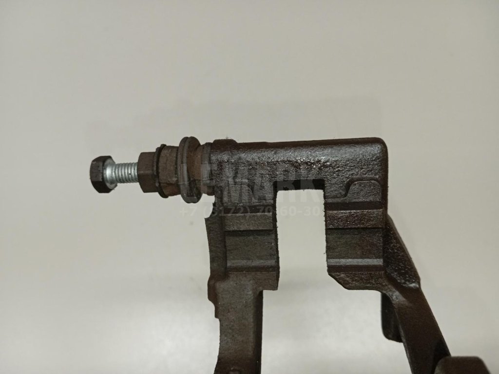 Скоба суппорта заднего правого