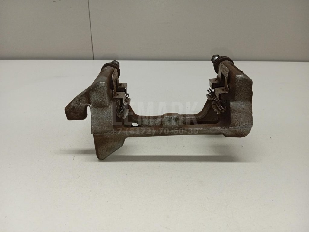 Скоба суппорта заднего левого