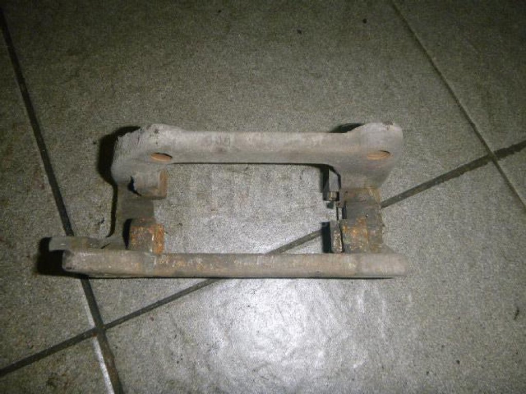 Скоба суппорта заднего правого