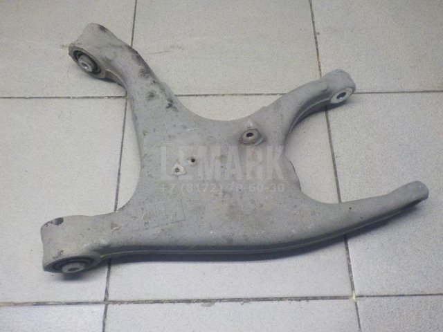 Рычаг задний нижний правый