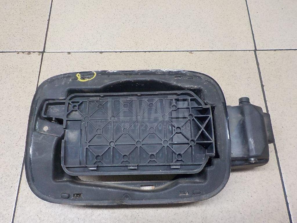 Ниша лючка бензобака