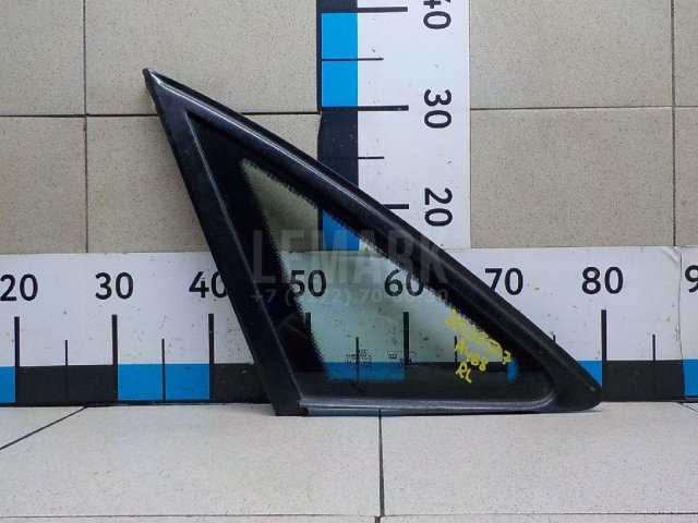 Стекло кузовное глухое левое