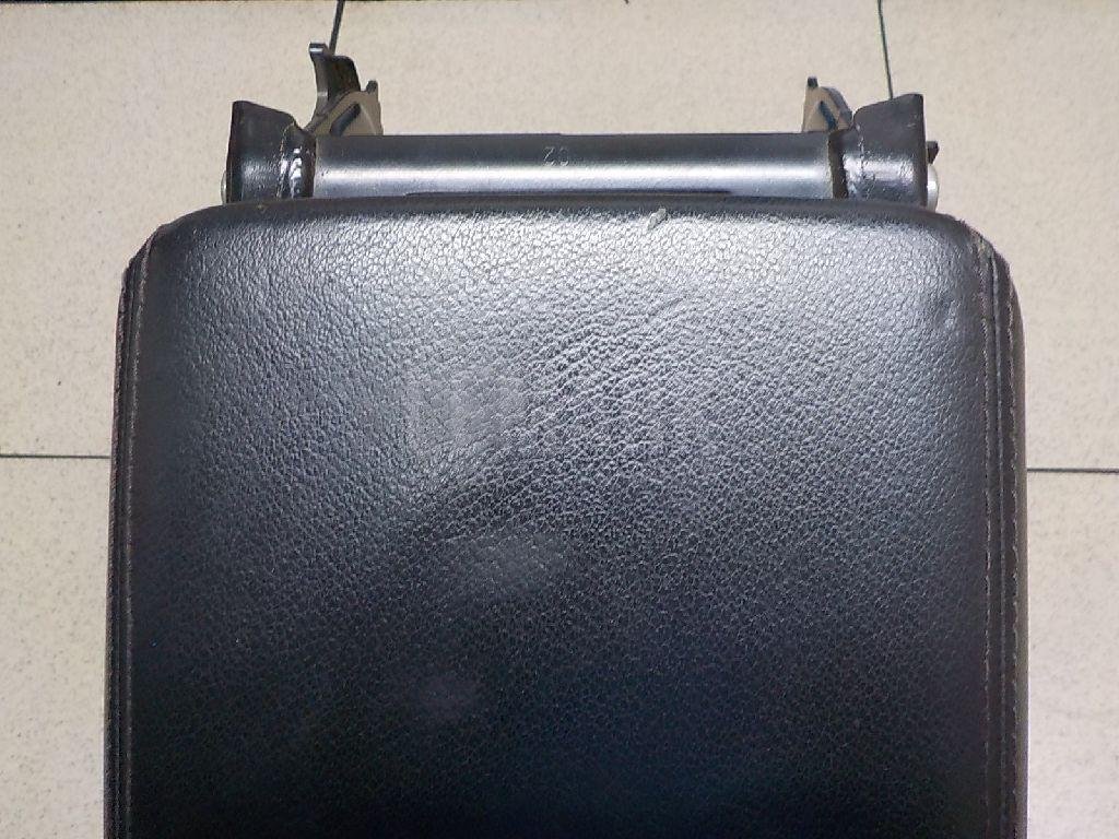 Подлокотник