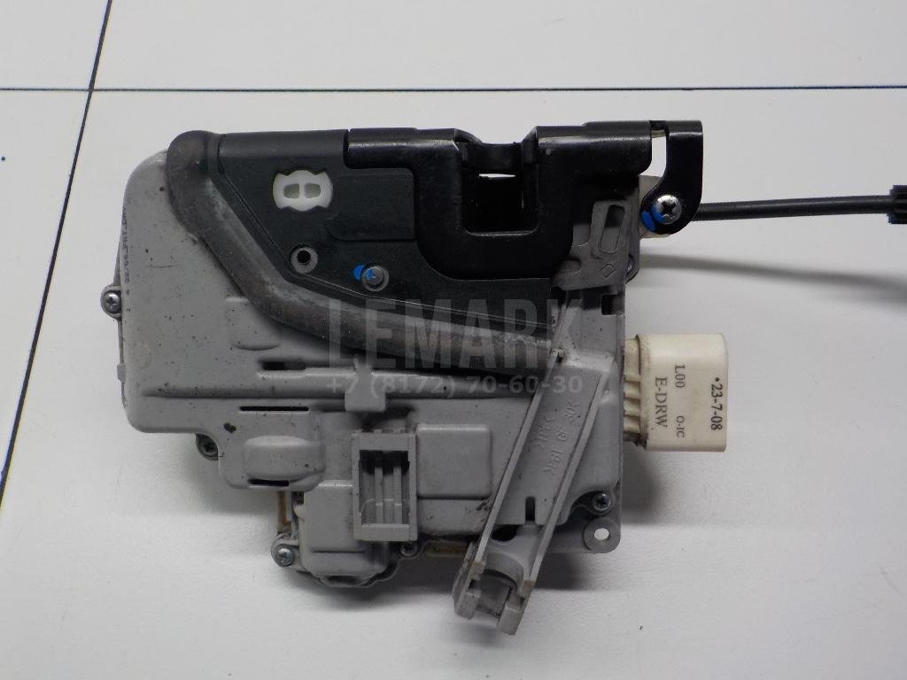 Замок двери передней правой