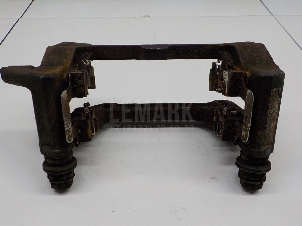 Скоба суппорта заднего правого