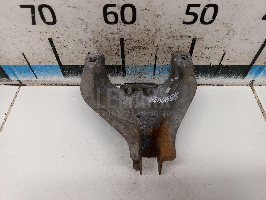 Кронштейн опоры двигателя для  Alfa Romeo 159 2005-2011